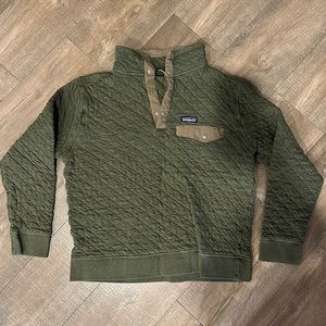Patagonia men’s sweatshirt